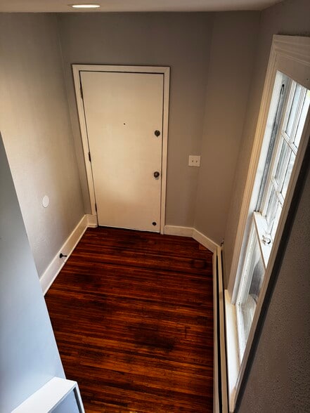 Building Photo - 3774 Lake Ave