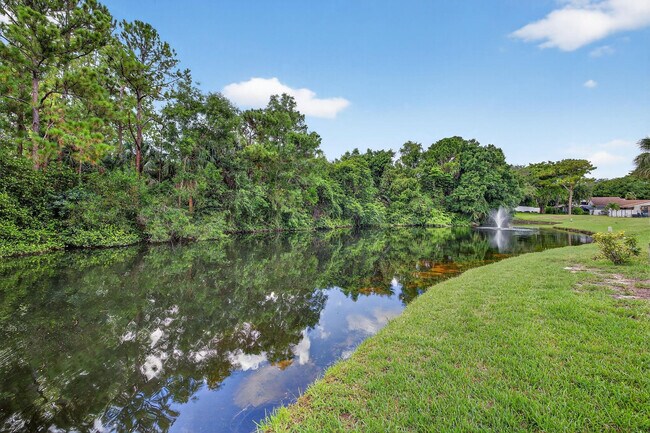 Building Photo - 2801 Deer Creek Country Club Blvd