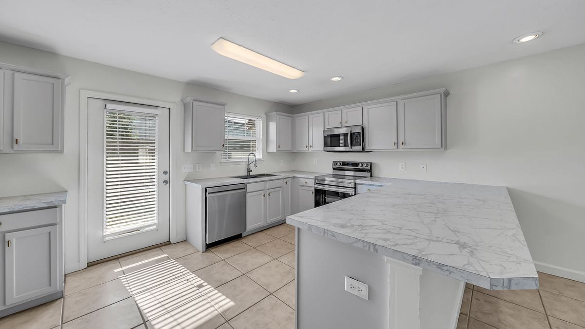 Building Photo - 2108 Sterling Cove Blvd