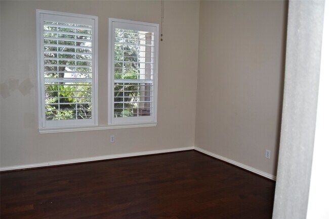 Building Photo - 18627 Summercliff Ln