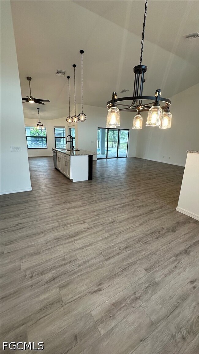 Building Photo - 3548 Ceitus Pkwy