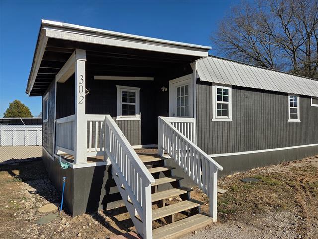 Building Photo - 302 Carson Cir