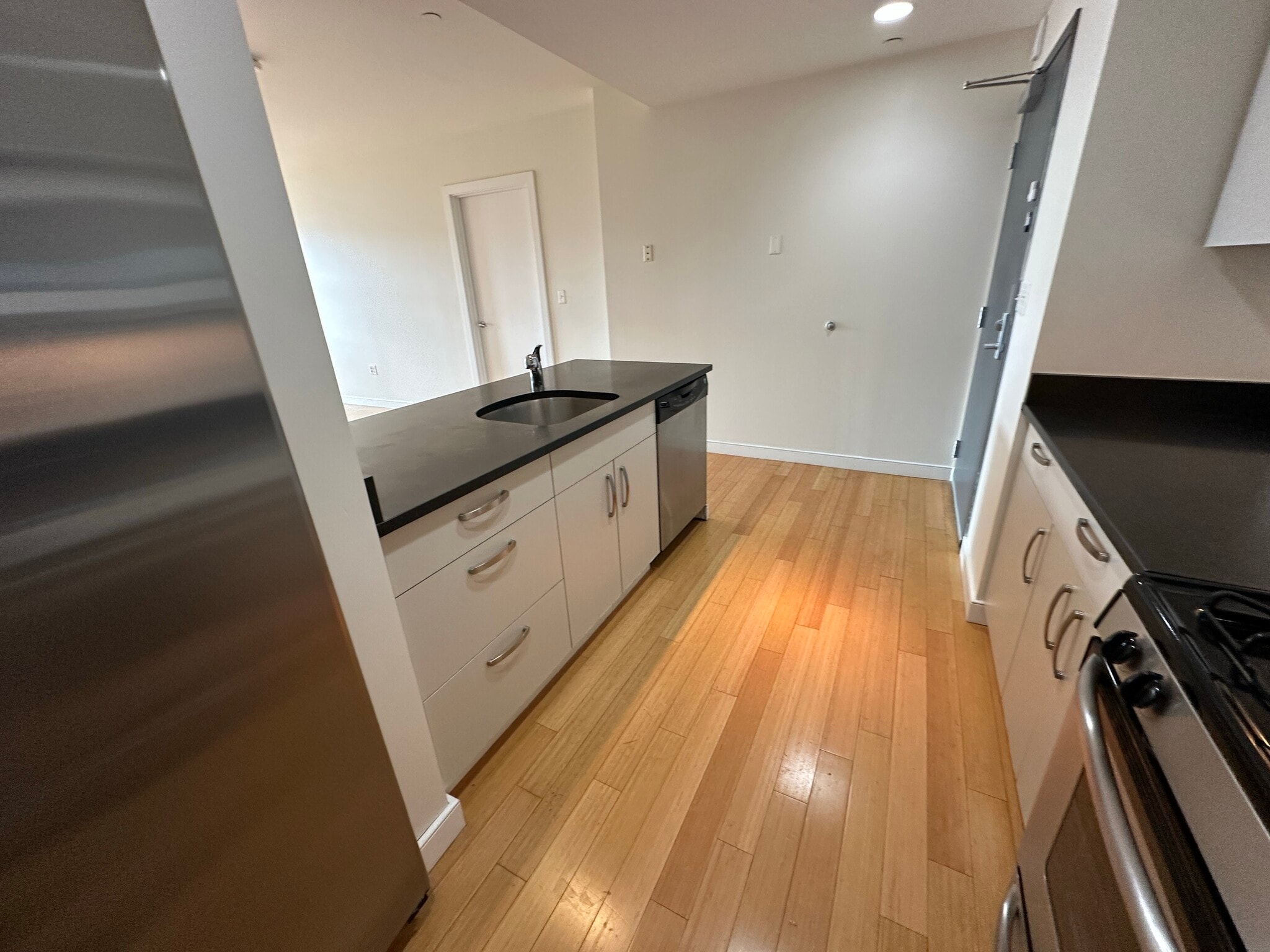 Building Photo - 599 Albany St