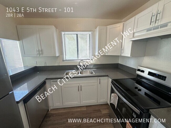 Building Photo - 1043 E 5th St