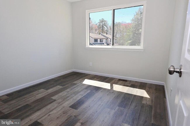 Building Photo - 49 5 Crown Royal Cir