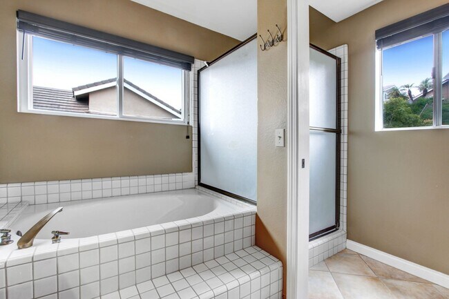 Building Photo - 3 Bed 2 1/2 Bath | 2 Story Home Lactated in Chapparrosa Park, Palisades, Laguna Niguel