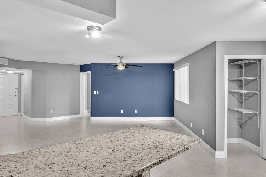 Building Photo - 2881 N Oakland Forest Dr