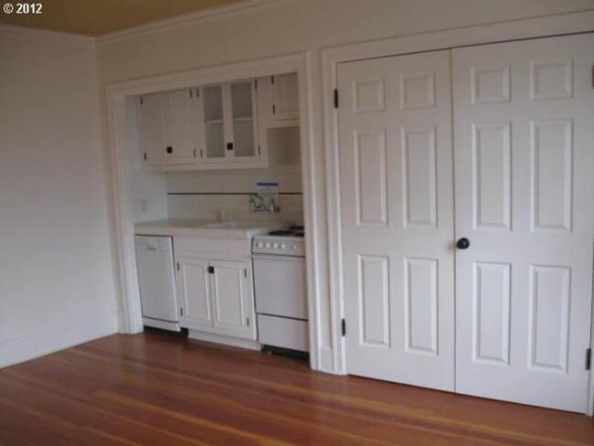 Building Photo - 20 NW 16th Ave