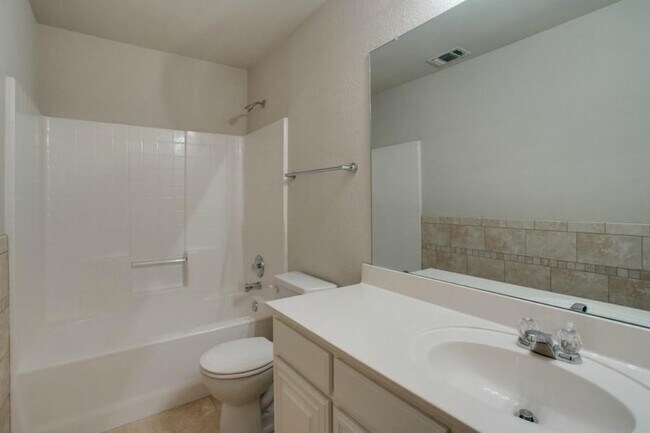 Building Photo - 10708 Braemoor Dr