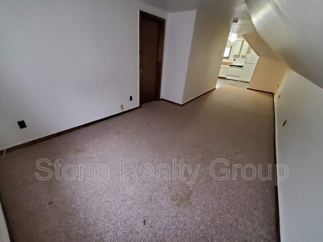 Building Photo - 509 S 5th St