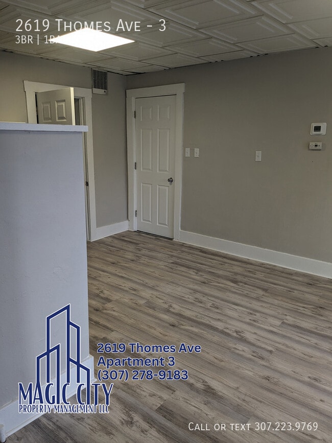 Building Photo - 2619 Thomes Ave