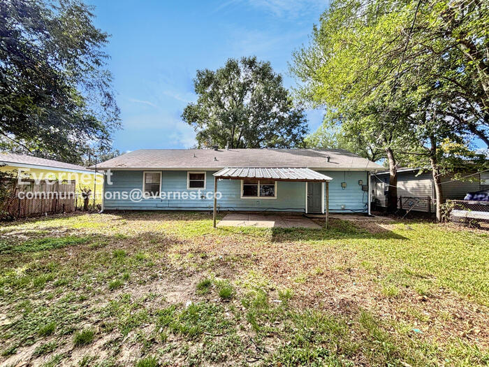 Building Photo - 3719 Dumbarton Rd