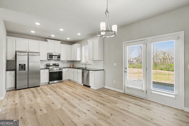Building Photo - 100 McGinnis Cir