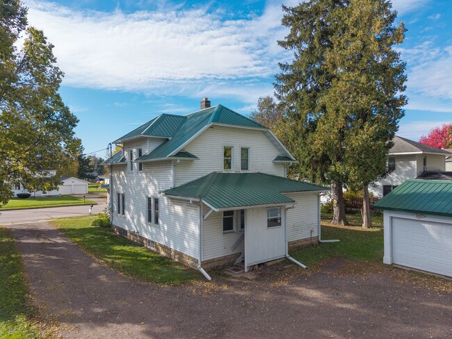 Building Photo - 568 W Main St