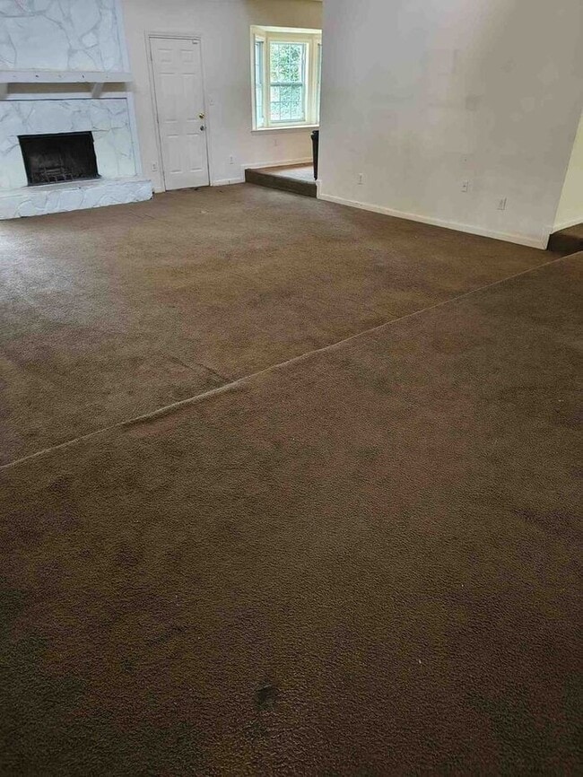 Building Photo - COMING SOON! Beautiful 3BR 2BA Home w/ Garage Parking in Riverdale