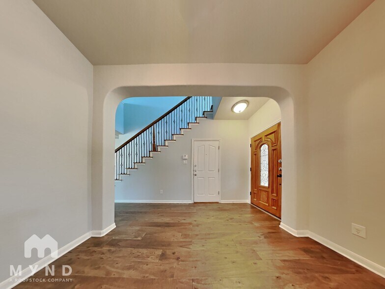 Building Photo - 8009 Levata Dr