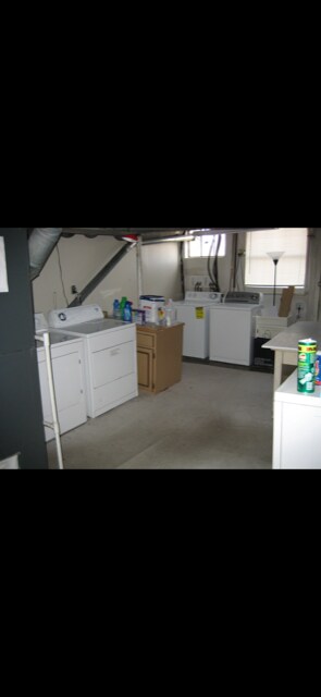Building Photo - 868 Clifton Crest Ter