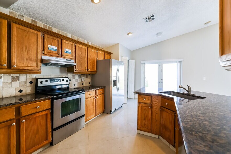 Building Photo - 2042 Cross Breeze Dr
