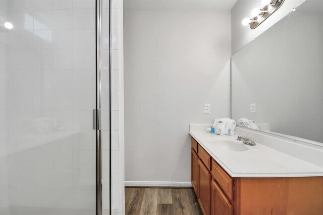 Building Photo - 8106 Rhobell St