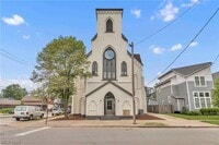 Building Photo - 2130 W 42nd St