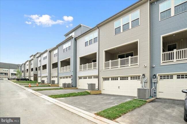Building Photo - 10132 Lake Linganore Blvd