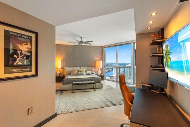 Building Photo - 3101 S Ocean Dr