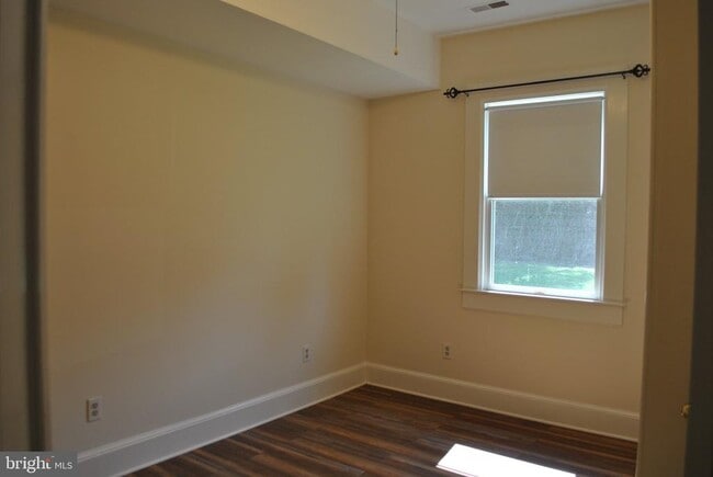 Building Photo - 8611 Anderson Ave
