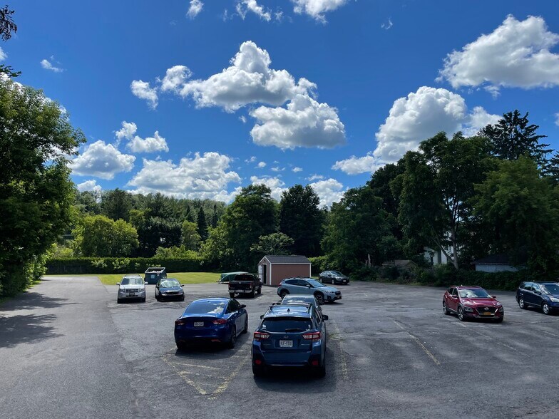 Building Photo - 181 Main St