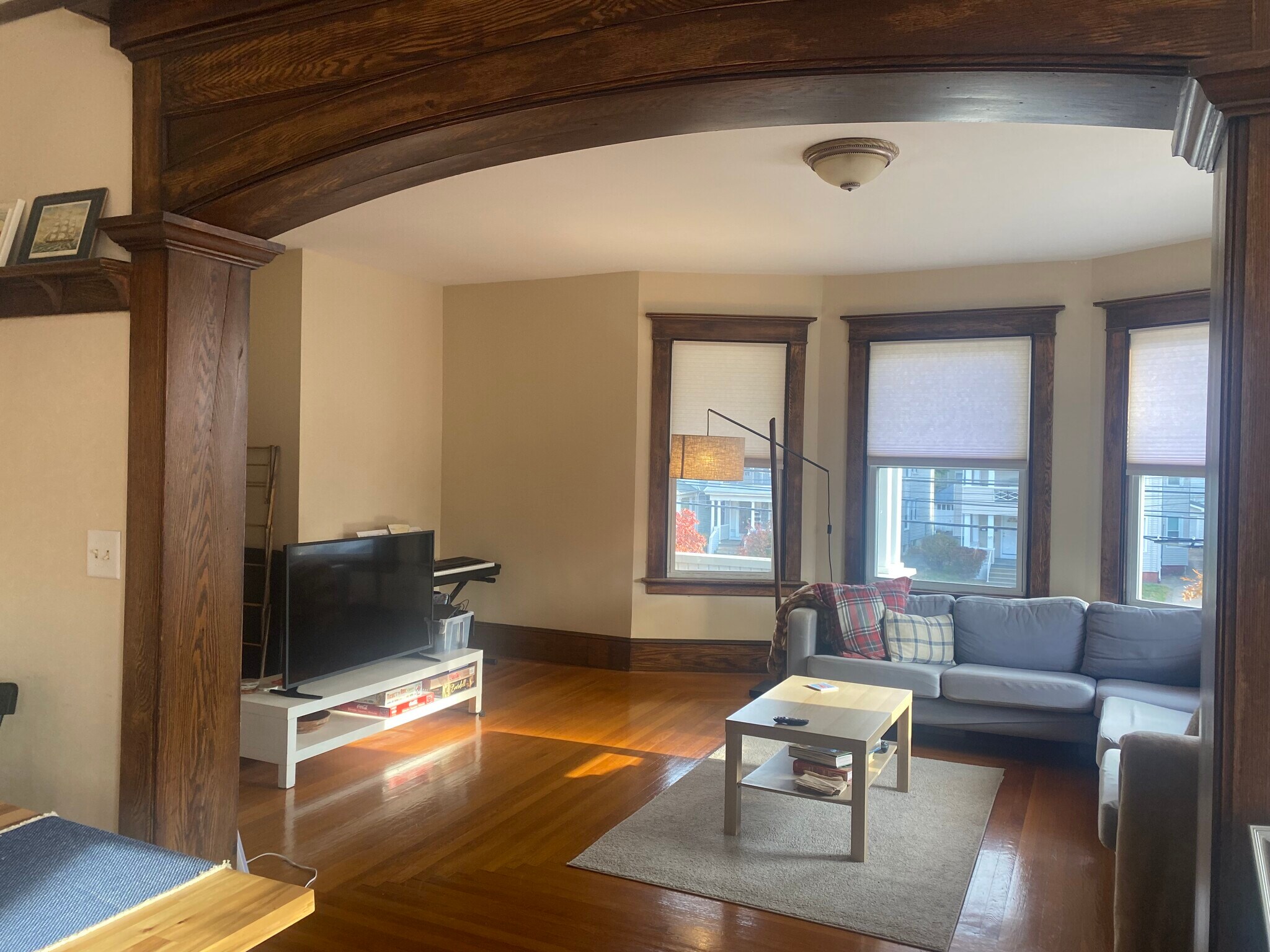 Living Room - 616 Whalley Ave