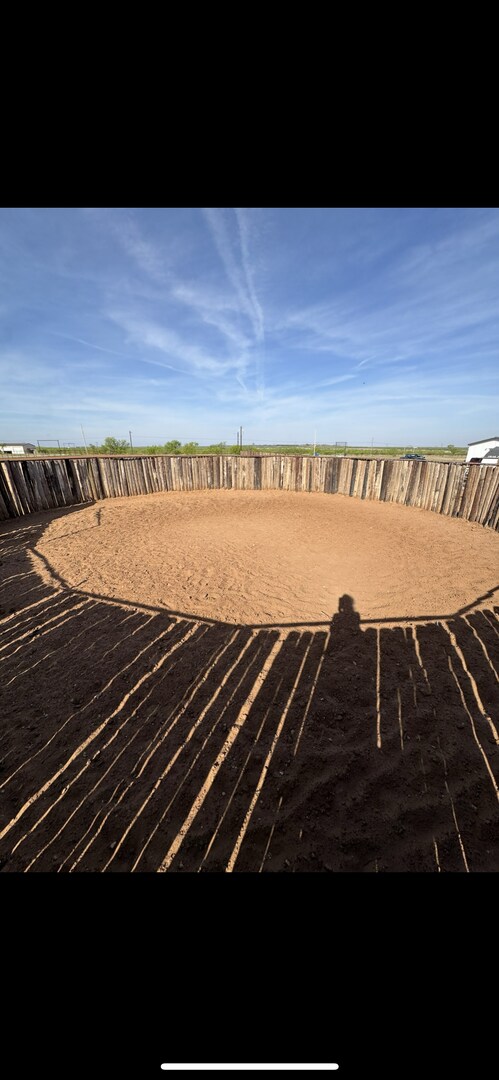 Building Photo - 2 bed 2 bath / horse facility.