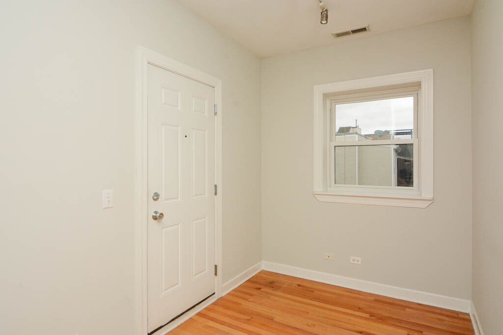 Building Photo - 3251 N Clifton Ave