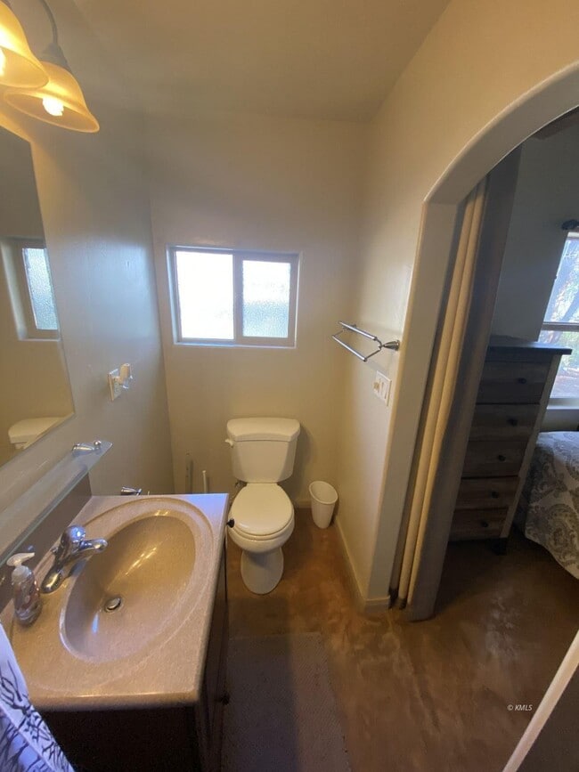 Building Photo - 143 E 100 S