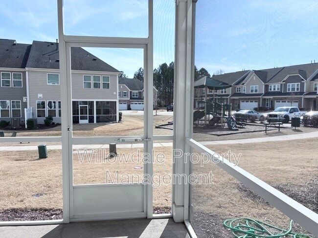 Building Photo - 1112 Lakebrink Dr