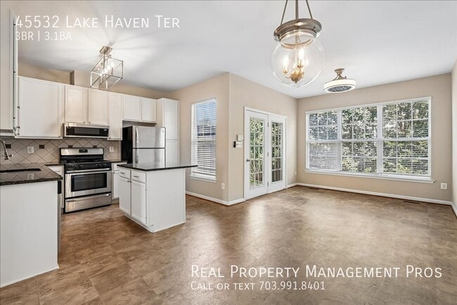 Building Photo - 45532 Lake Haven Terrace