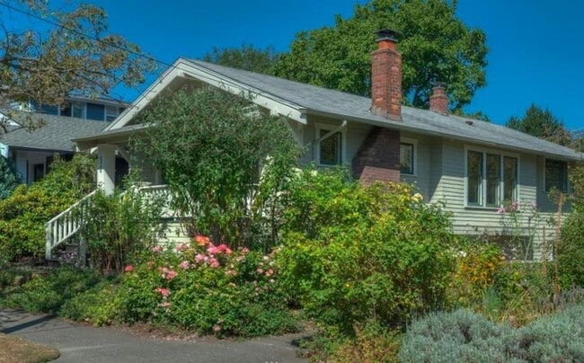 Building Photo - 2 bedroom in Seattle WA 98103