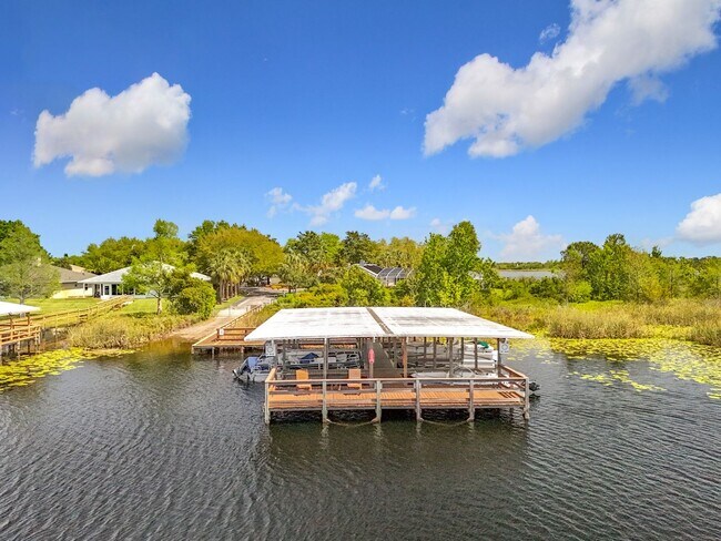 Building Photo - 2 Bedroom, 2 Bath | Lake Community | Dock & Boat Ramp Access