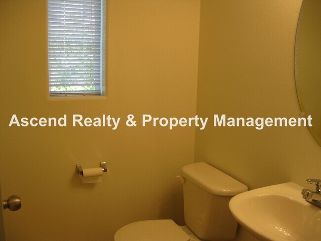 Building Photo - 15330 SW Mallard Dr