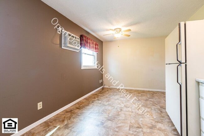 Building Photo - 926 East Ave