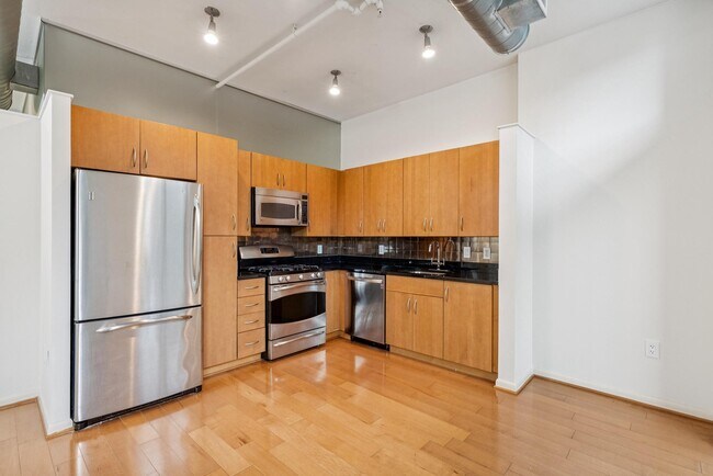 Building Photo - 811 4th St NW