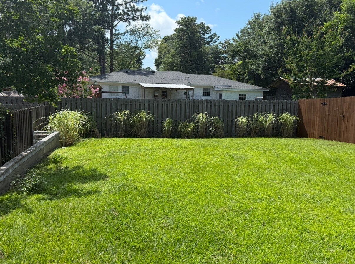 Building Photo - 621 Hadley Ct