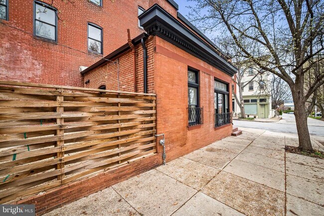 Building Photo - 1200 Bolton St