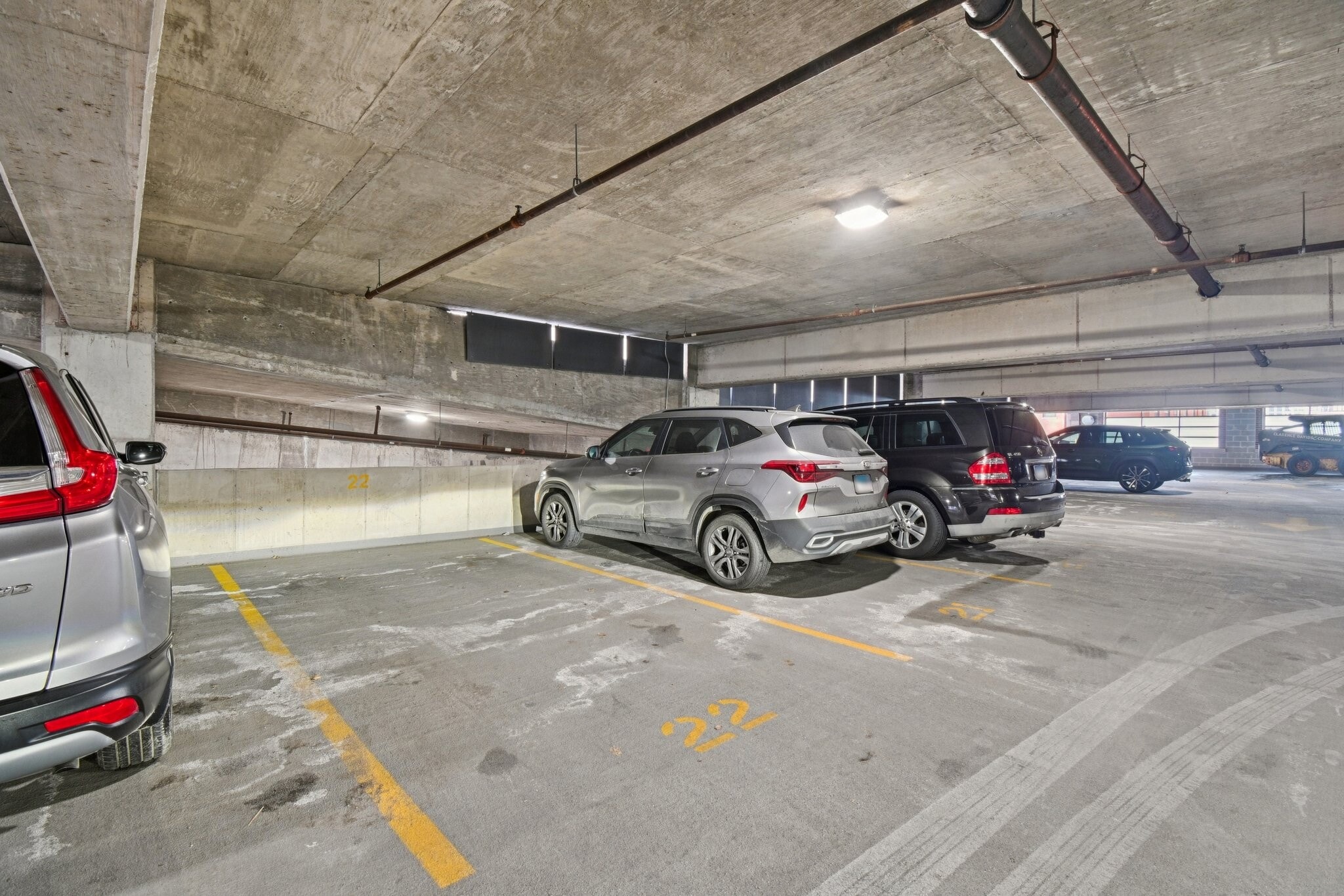 Building Photo - 333 S Desplaines St