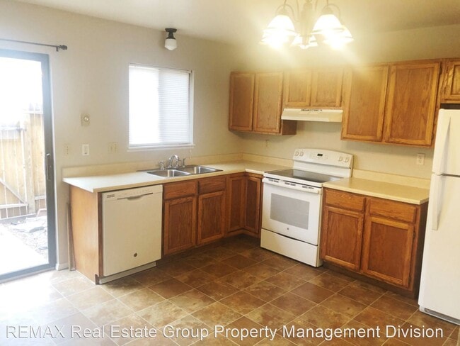 Building Photo - 2 br, 1 bath House - 749 Alexander Rd. Unit B