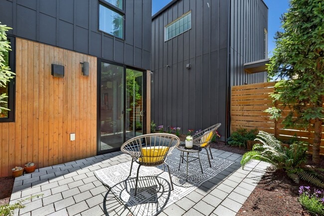 Building Photo - 2bd/1.5ba Seattle Condo