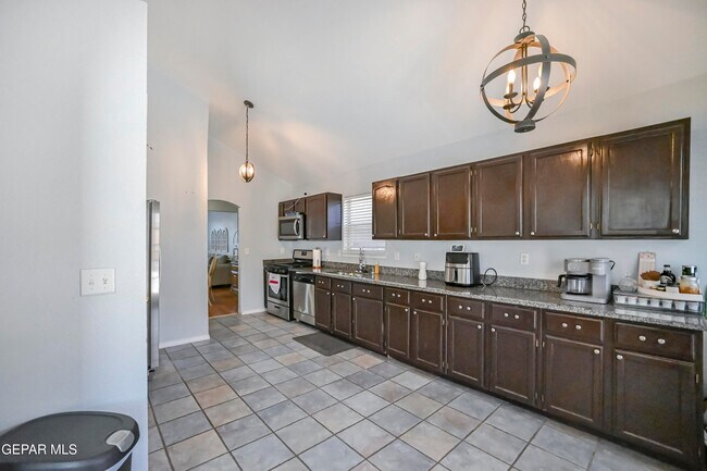 Building Photo - 12732 Tierra Salas Dr