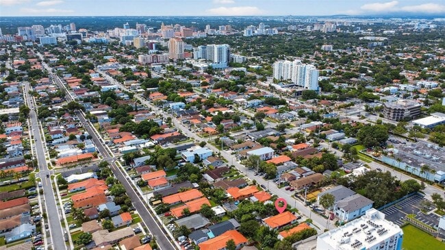 Building Photo - 2744 SW 23rd Terrace