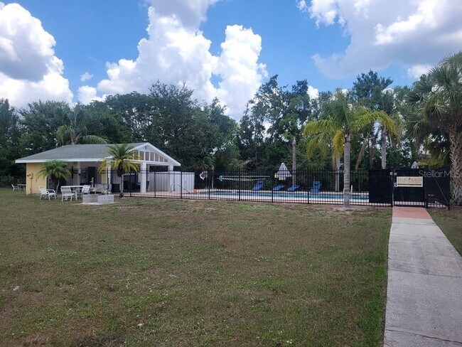 Building Photo - 22604 Watersedge Blvd