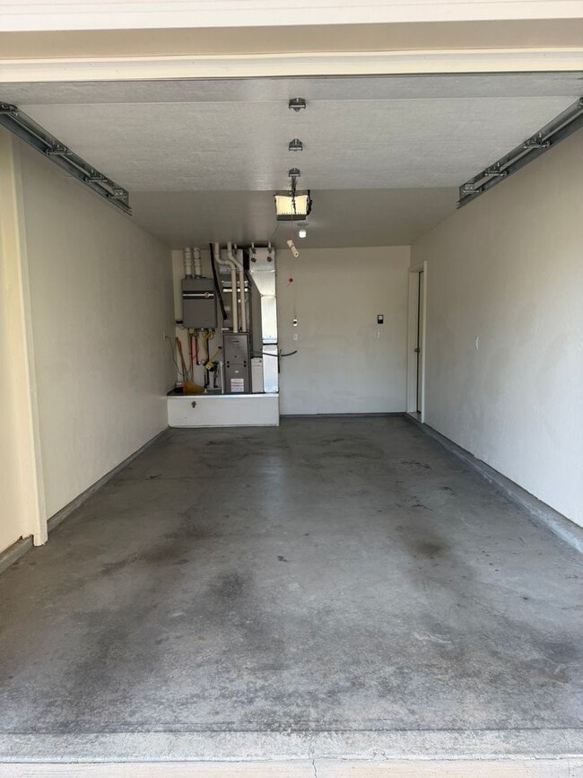 Building Photo - 2484 1/2 Brokwillow Loop
