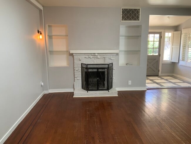 Building Photo - 34 Wreden Ave