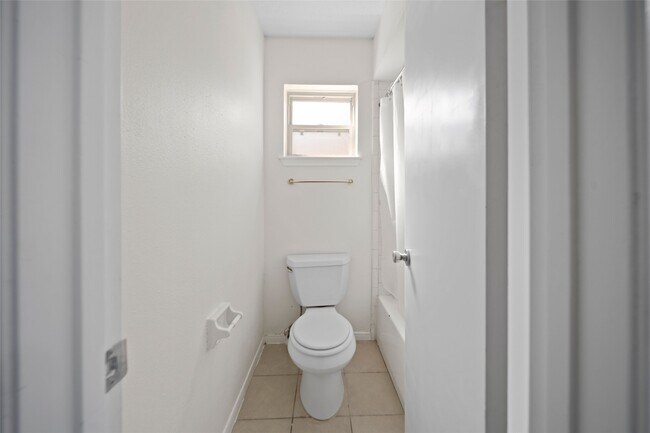 Building Photo - 23114 Earlmist Dr